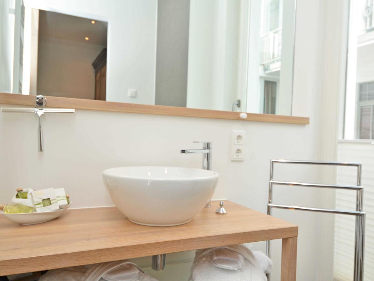 Villa "Johanna" Sellin - Wg13 Mit Kamin Und Zwei Balkonen Luaran gambar